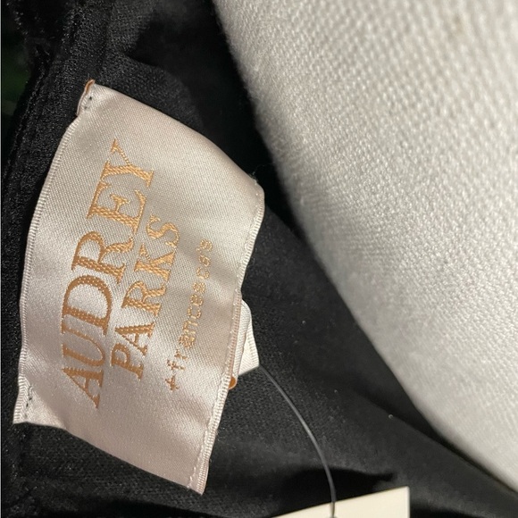 New With Tags Francesca’s Black Velvet Mini Dress With A Feathery Neckline - Picture 5 of 5